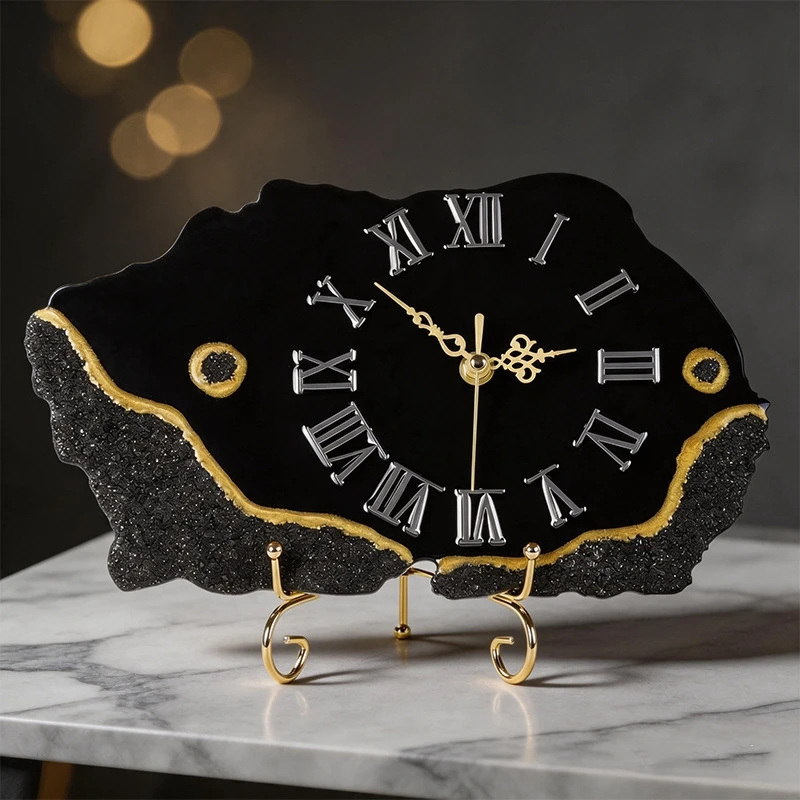 Black Crystal Chip Gold Edged  - Resin Art Wall Clock recension och pris