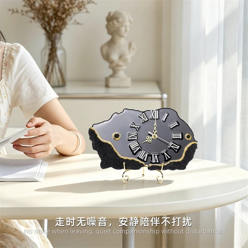 Black Crystal Chip Gold Edged  - Resin Art Wall Clock recension och pris